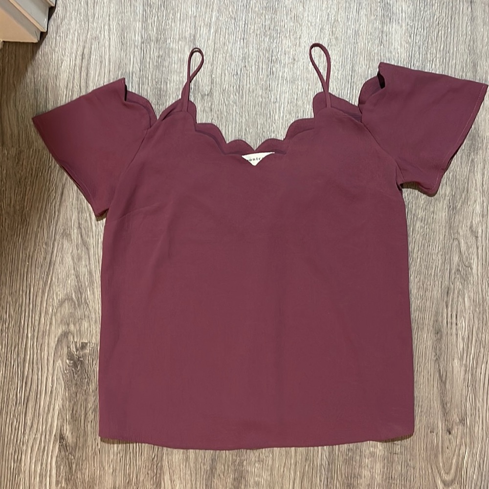Monteau small off the shoulder top